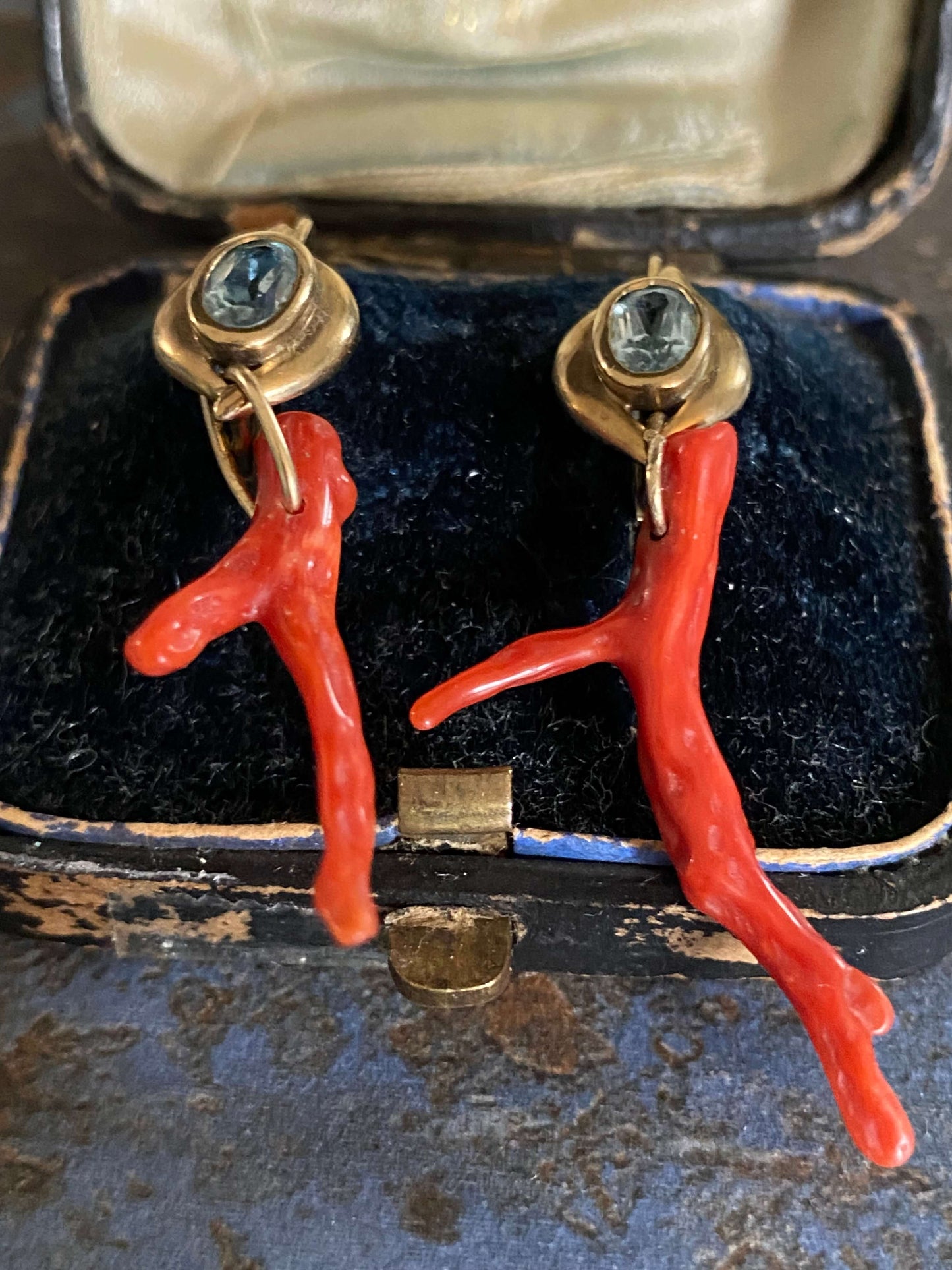 Golden antique earrings with topaz and coral